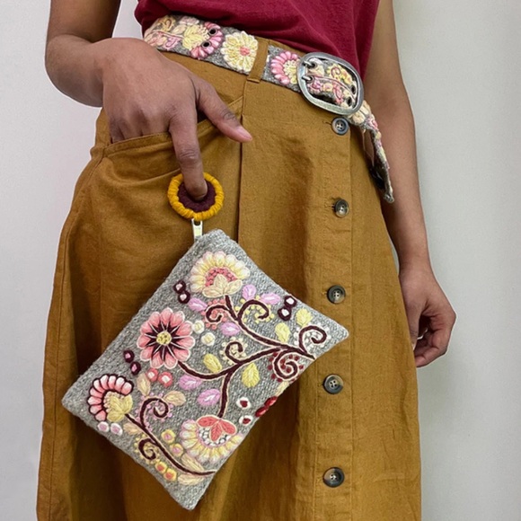 Jenny Krauss whimsical sun and moon wool bag - Picture 5 of 5